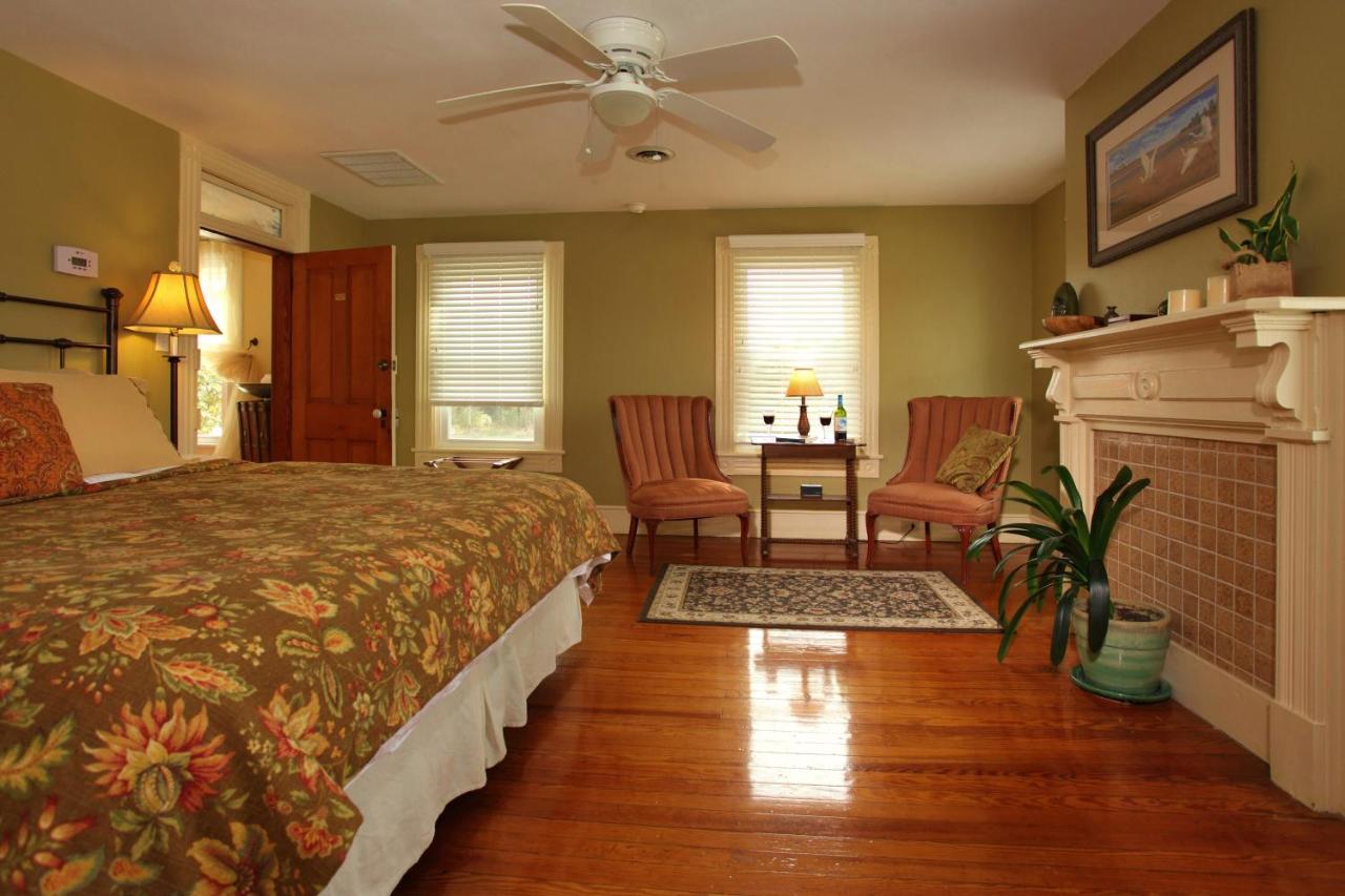 The Inn At Tabbs Creek Port Haywood Esterno foto